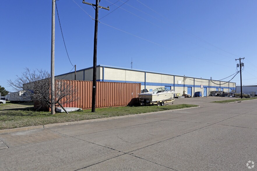 More Photos Of 3501-3507 S Raider Dr, Hurst Industrial For Sale