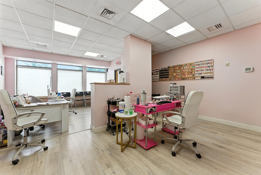 More Photos Of 674-678 Dickinson St, Springfield Freestanding For Sale