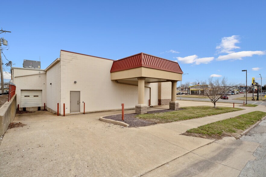 More Photos Of 1414 Main St, Keokuk Office For Sale