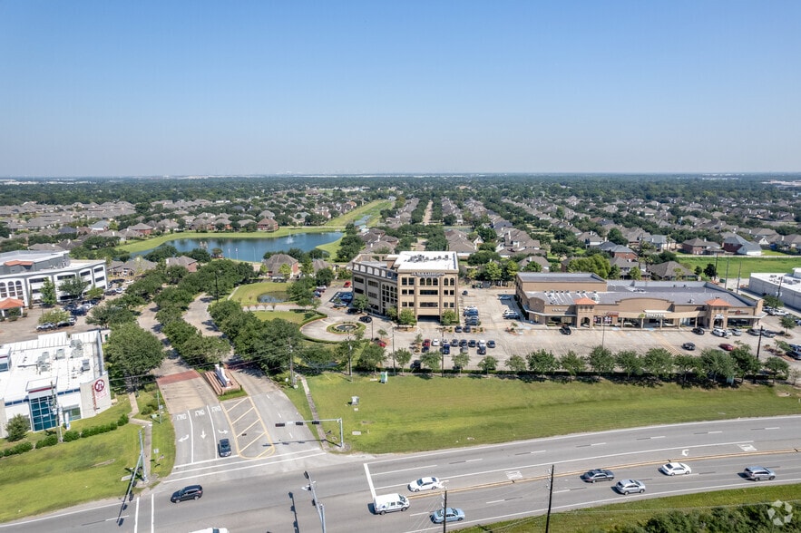 More Photos Of 9307 Broadway St, Pearland Office For Lease