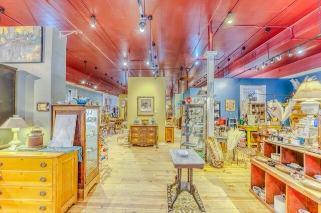 More Photos Of 443 Railroad St, Saint Johnsbury General Retail For Sale