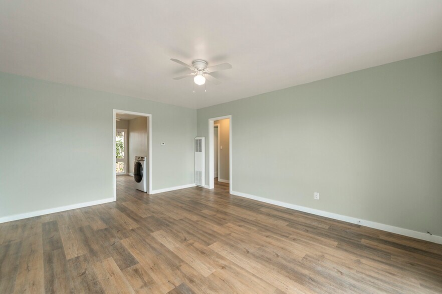 More Photos Of 4924-4926 Iroquois Ave, San Diego Specialty For Sale
