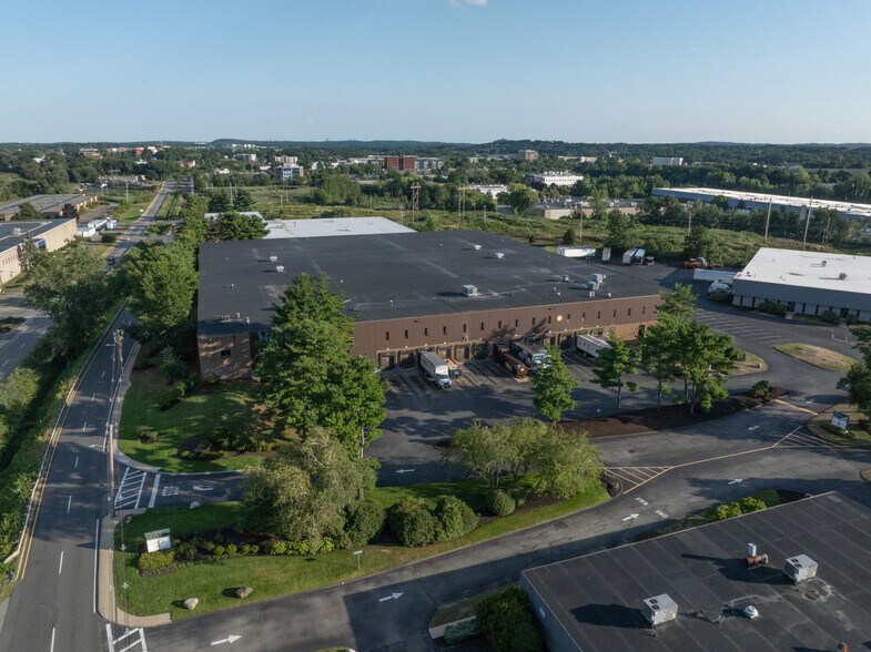 More Photos Of 90 Commerce Way, Woburn Unknown For Lease