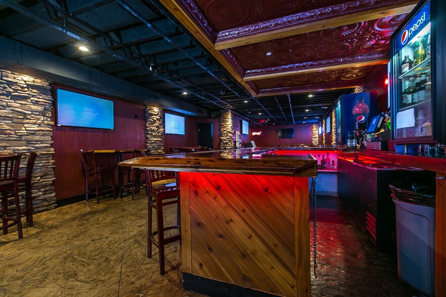 More Photos Of 163 Main St, Dubuque Restaurant For Sale