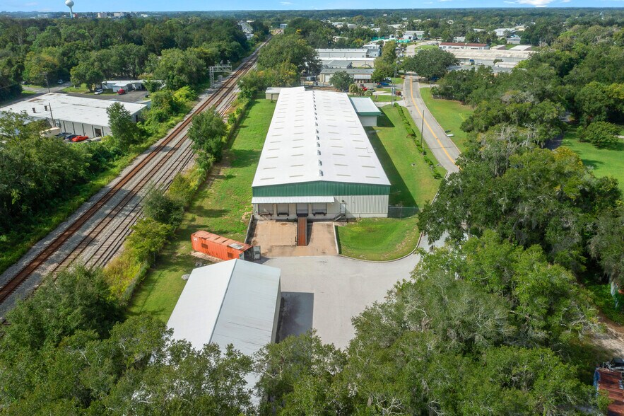 More Photos Of 1056 NE 16th St, Ocala Industrial For Lease
