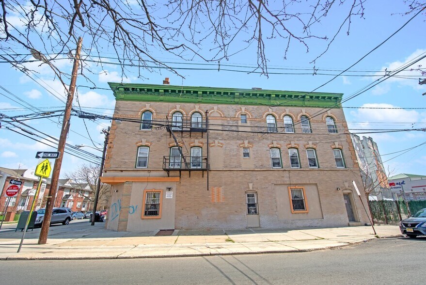 More Photos Of 487-489 18th Ave, Newark Apartments For Sale