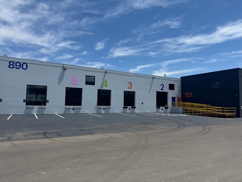 More Photos Of 890 Navajo St, Denver Warehouse For Lease