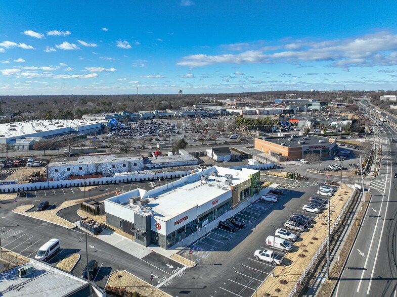 Primary Photo Of 1900 Veterans Memorial Hwy, Islandia General Retail For Lease