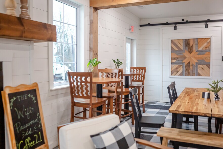 More Photos Of 2015 N Missouri St, Macon Restaurant For Sale