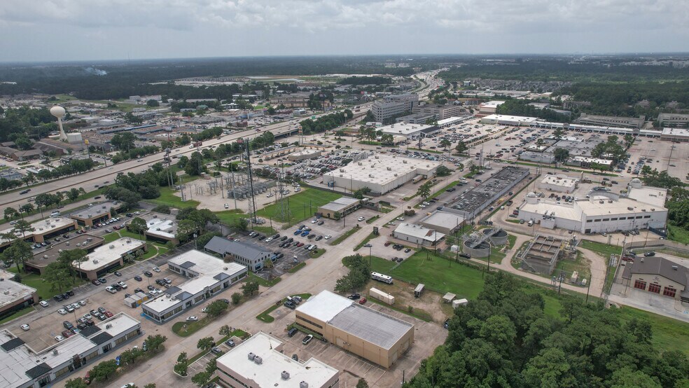 More Photos Of 25349-25351 Borough Park Dr, Spring Light Manufacturing For Sale