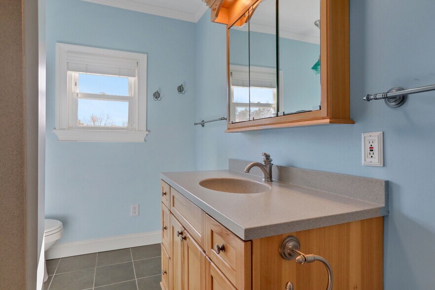 More Photos Of 411 Albany Ave, Kingston Storefront Retail Office For Sale