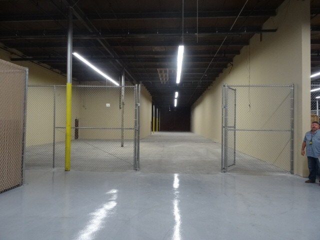 More Photos Of 504 Cumberland St, Fayetteville Light Distribution For Lease