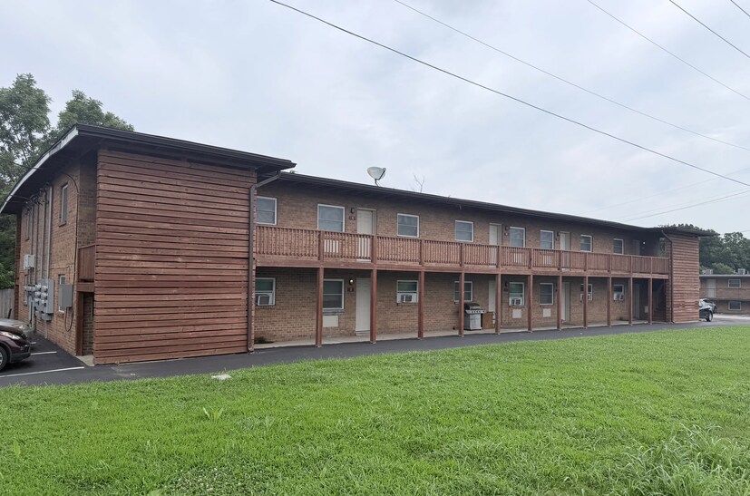More Photos Of 9639-9640 Diamond Dr, Saint Louis Apartments For Sale