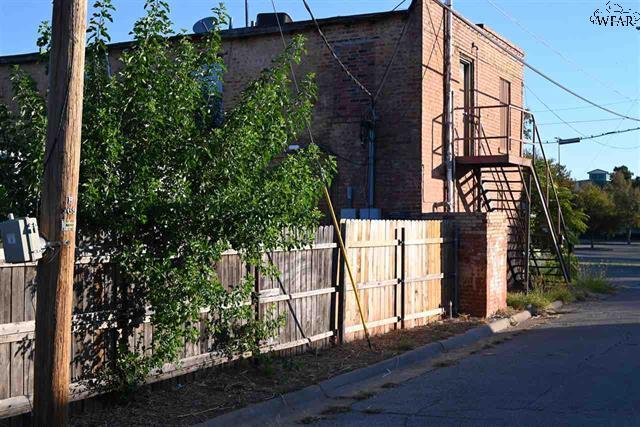 More Photos Of 200 N Burnett St, Wichita Falls Freestanding For Sale