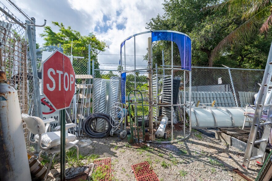 More Photos Of 15221 NE 21st Ave, Miami Warehouse For Sale