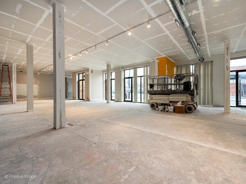 More Photos Of 2407 N Milwaukee Ave, Chicago Storefront Retail Residential For Lease