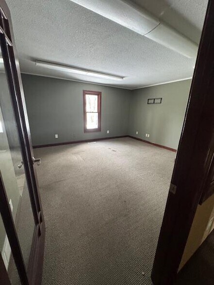 More Photos Of 8729 NE Central Ave, Blaine Office For Sale