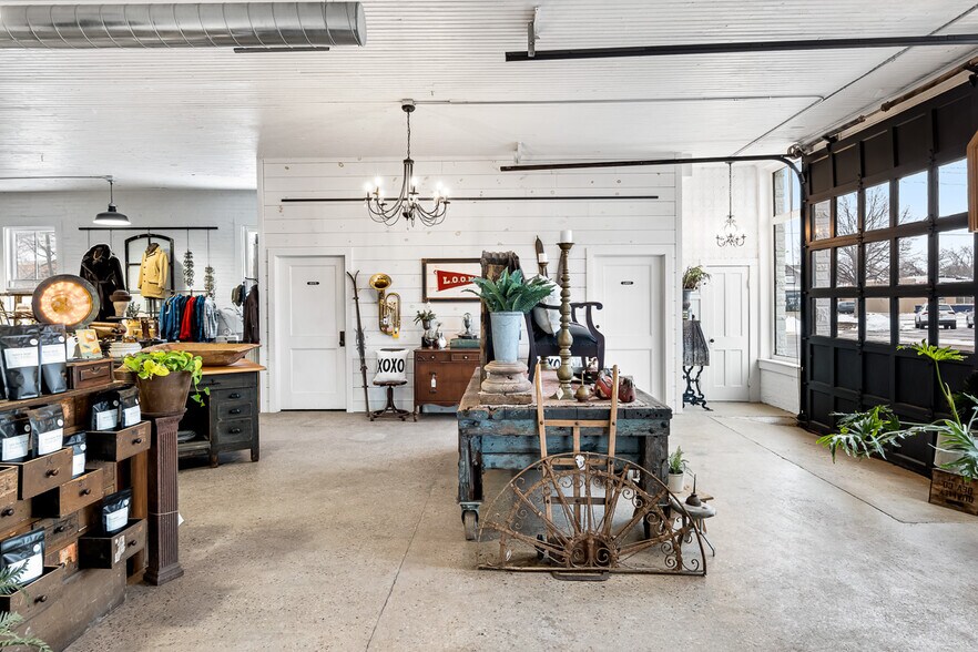 More Photos Of 219 Jefferson St, Waupaca Storefront Retail Office For Sale