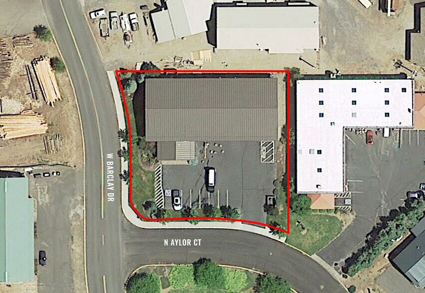 More Photos Of 692 N Aylor Ct, Sisters Warehouse For Lease