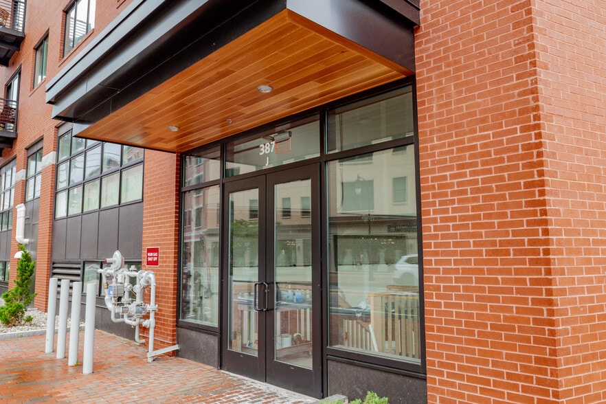 More Photos Of 383 Commercial St, Portland Apartments For Sale