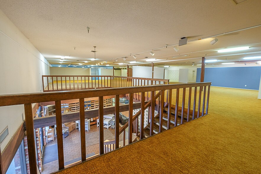 More Photos Of 1126-1150 Main Ave, Tillamook Storefront For Lease