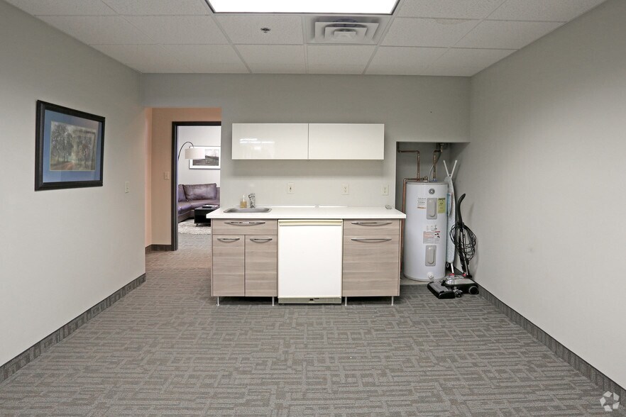 More Photos Of 313 Lake Hazeltine Dr, Chaska Manufacturing For Lease