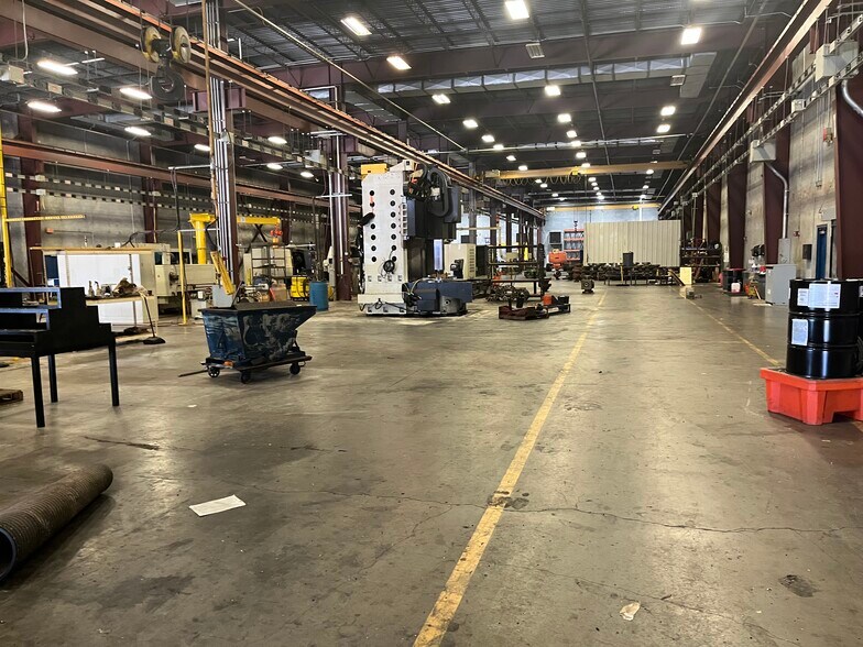 More Photos Of 3225 Melcat Dr, Oklahoma City Manufacturing For Sale