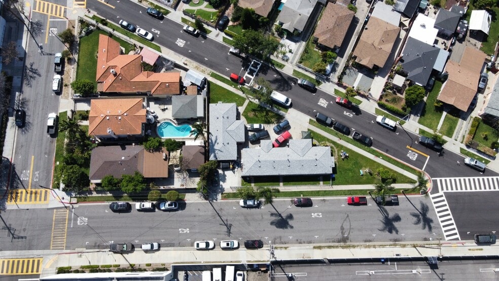 More Photos Of 4439 E 52nd Pl, Maywood Multifamily For Sale