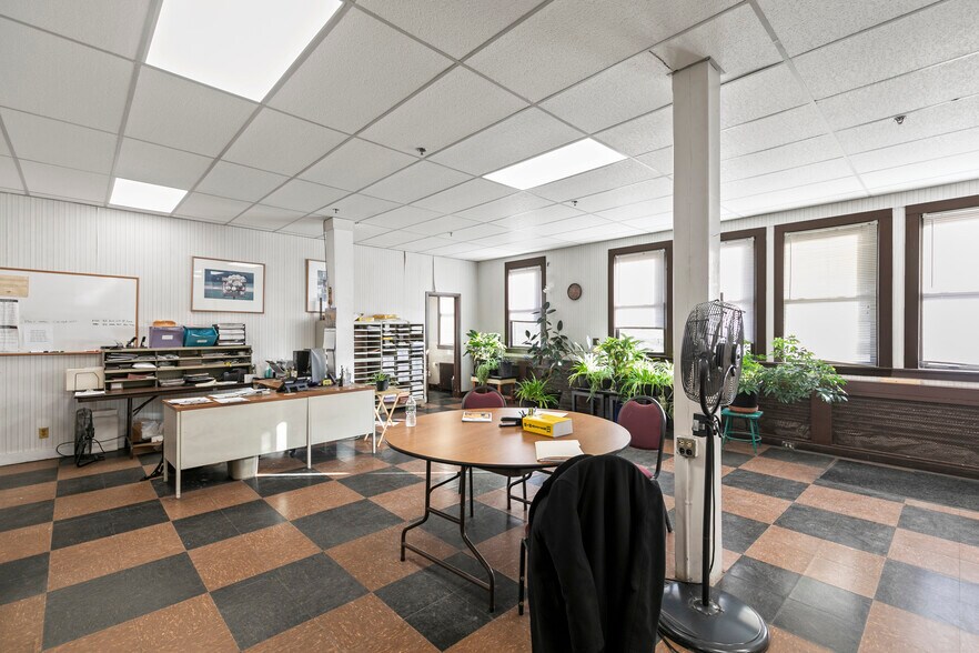 More Photos Of 373 Lexington Ave, New Haven Warehouse For Sale