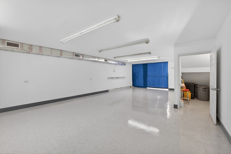 More Photos Of 3097-3117 SE Gran Park Way, Stuart Light Manufacturing For Sale