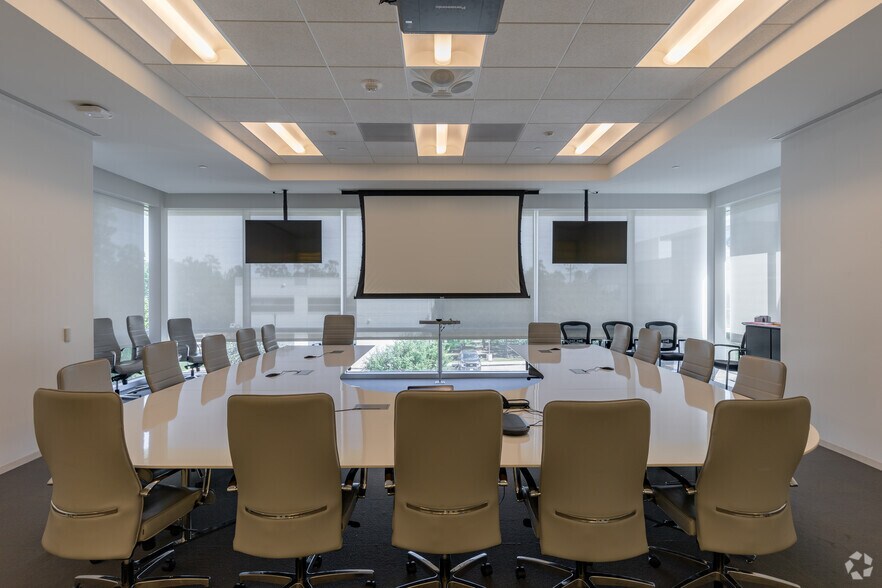 More Photos Of 2750 Technology Forest Blvd, The Woodlands Unknown For Lease