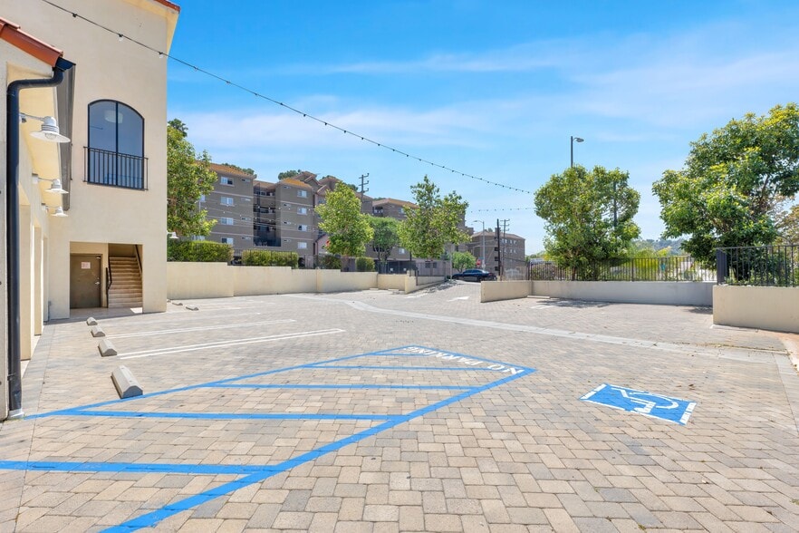 More Photos Of 4671-4681 Huntington Dr S, Los Angeles Storefront Retail Office For Lease