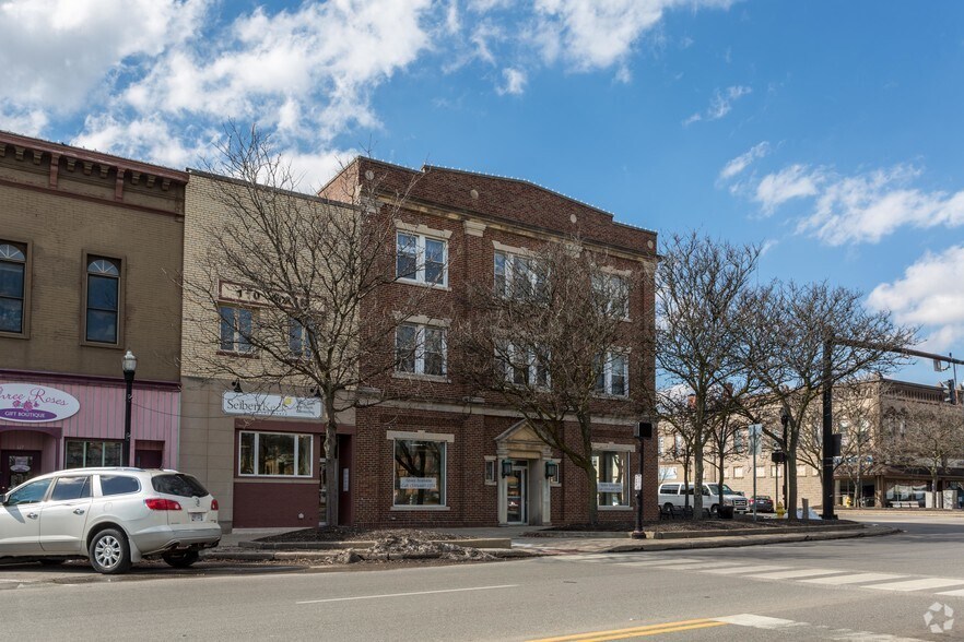 More Photos Of 102 Main St, Wadsworth Office For Lease