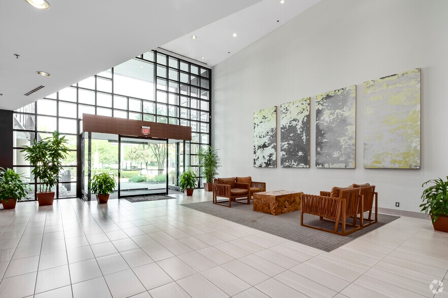 More Photos Of 8609 Westwood Center Dr, Vienna Unknown For Lease