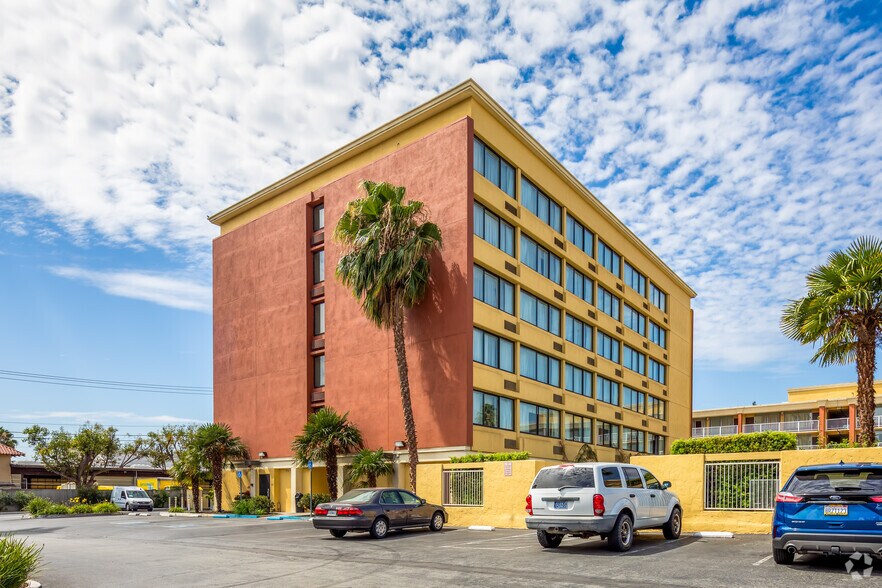 More Photos Of 1050 Burnett Ave, Concord Hotel For Lease