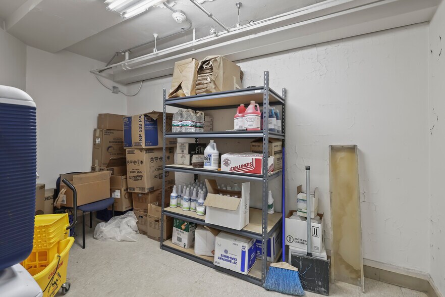 More Photos Of 1631 Main St, Niagara Falls Industrial For Sale