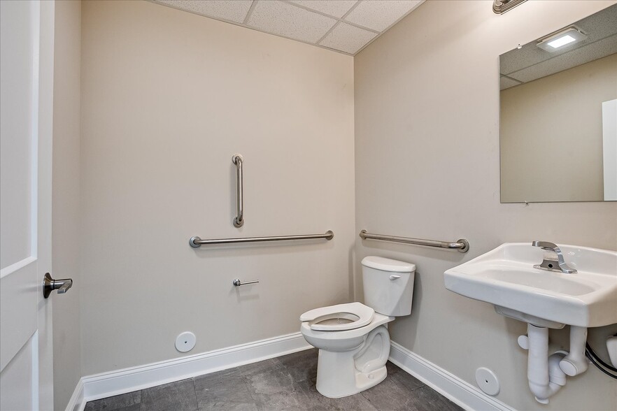 More Photos Of 1400 Hamilton Blvd, South Plainfield Office For Lease