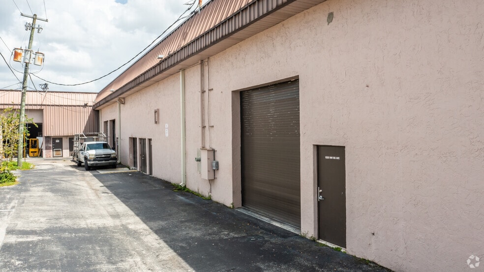 More Photos Of 6500 NW 16th St, Plantation Warehouse For Lease