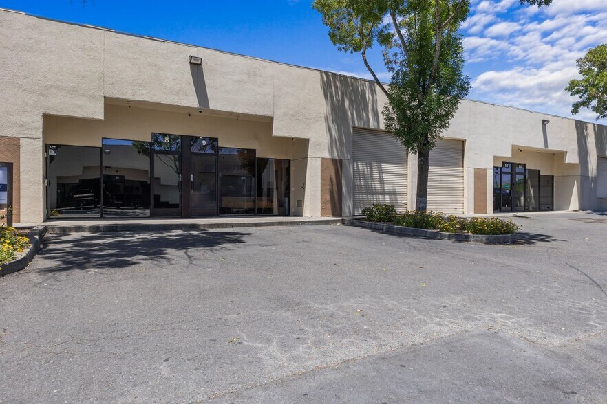 More Photos Of 1130 Industrial Ave, Petaluma Light Manufacturing For Sale