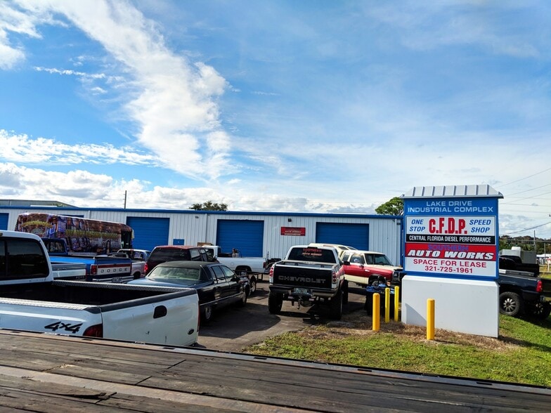 More Photos Of 1501-1503 Lake Dr, Cocoa Warehouse For Lease