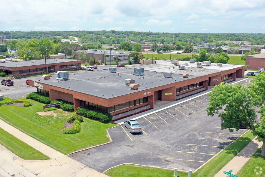 More Photos Of 310 Regency Parkway Dr, Omaha Office For Sale