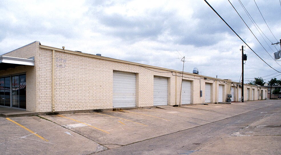 More Photos Of 9990 Monroe Dr, Dallas Flex For Lease