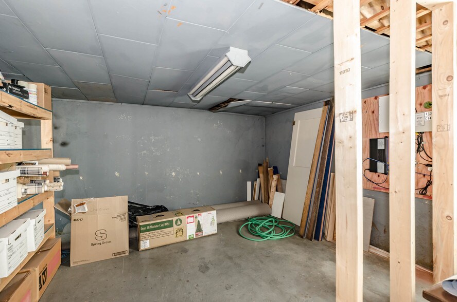 More Photos Of 215 Church St, Lenoir Office For Sale