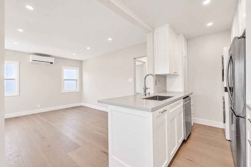 More Photos Of 1022 Grant St, Santa Monica Apartments For Sale