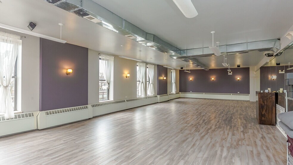 More Photos Of 101-107 N Oak Park Ave, Oak Park General Retail For Sale