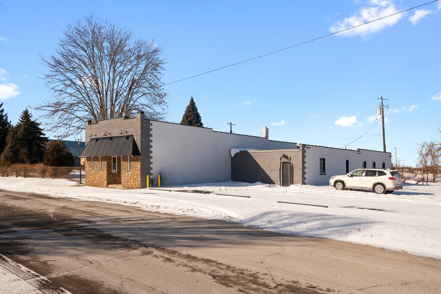 More Photos Of 10118 Eagle St, Dearborn Industrial For Sale