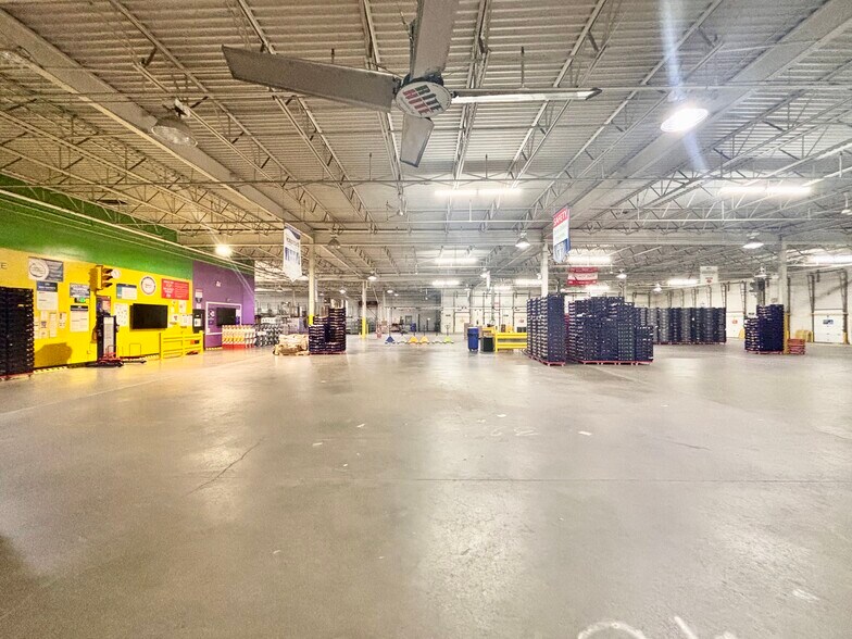 More Photos Of 328 Selleck St, Stamford Food Processing For Lease