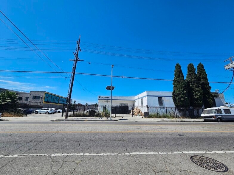 More Photos Of 516 E Jefferson Blvd, Los Angeles Warehouse For Sale