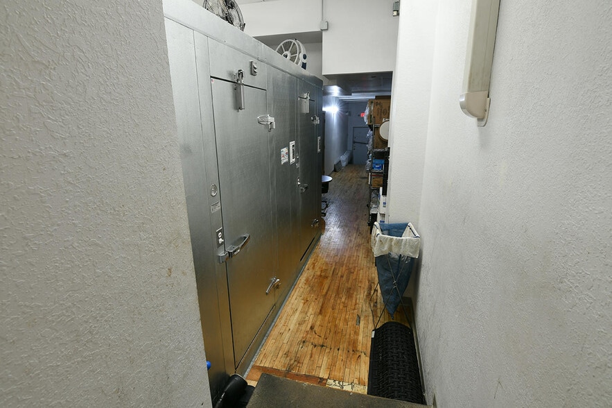 More Photos Of 239 Main St, Shelby Bar For Sale