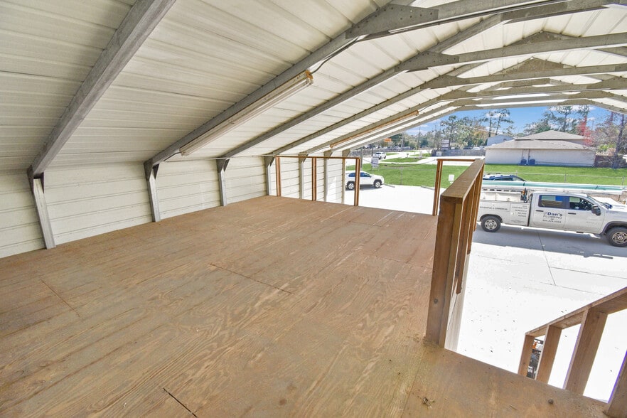 More Photos Of 2071 Dobbs Rd, Saint Augustine Flex For Sale